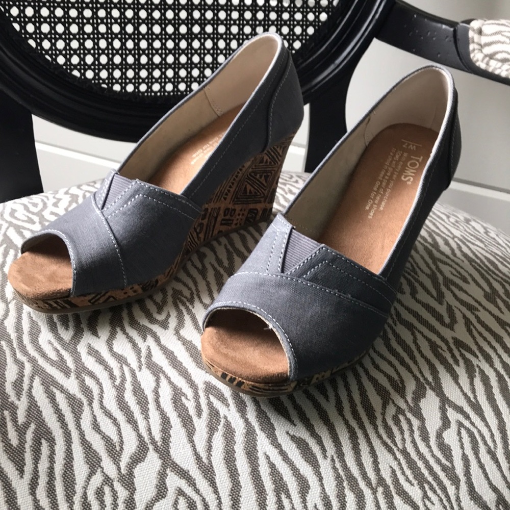 BRAND NEW Toms wedges!